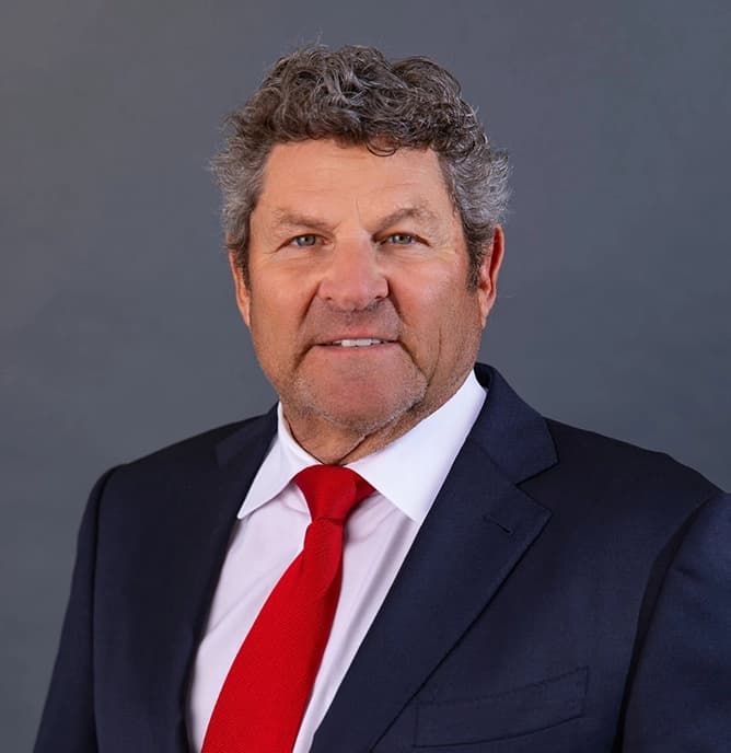Portrait of Scott Schiff