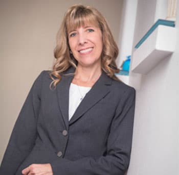 Portrait of Lori Knouff