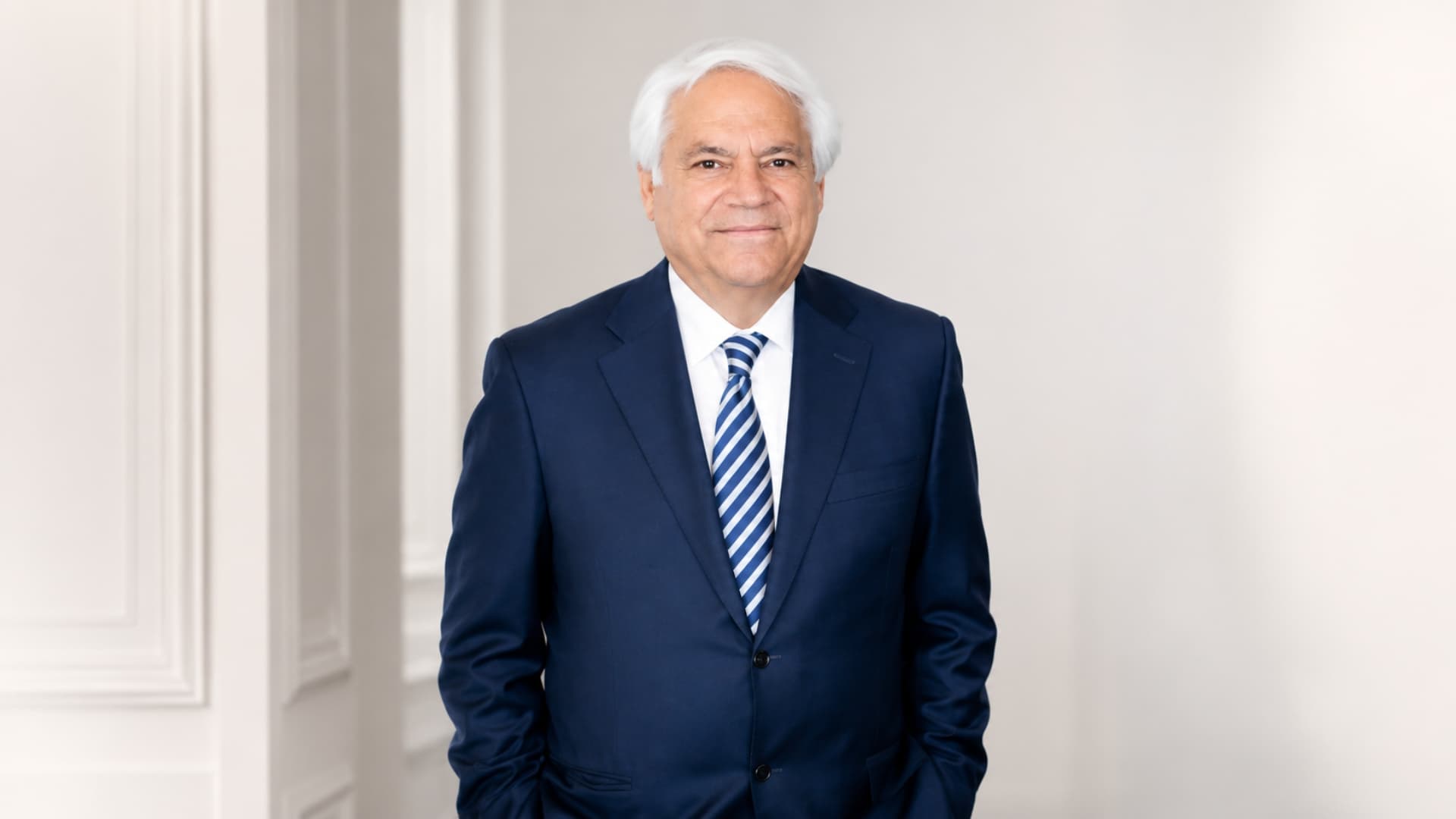 Portrait of Robert Hindin