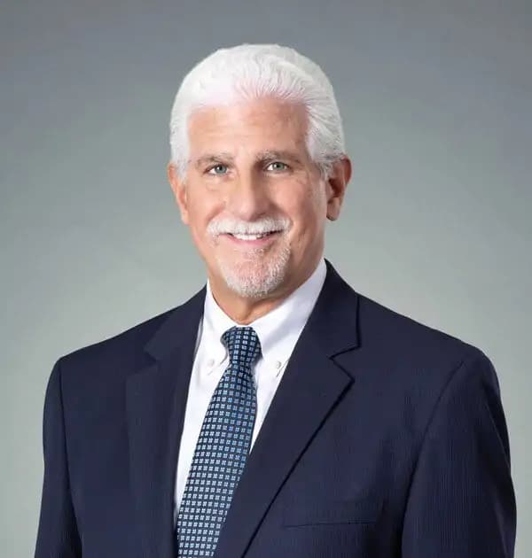 Portrait of Mark Leonardo