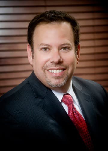 Portrait of Mark Lieber