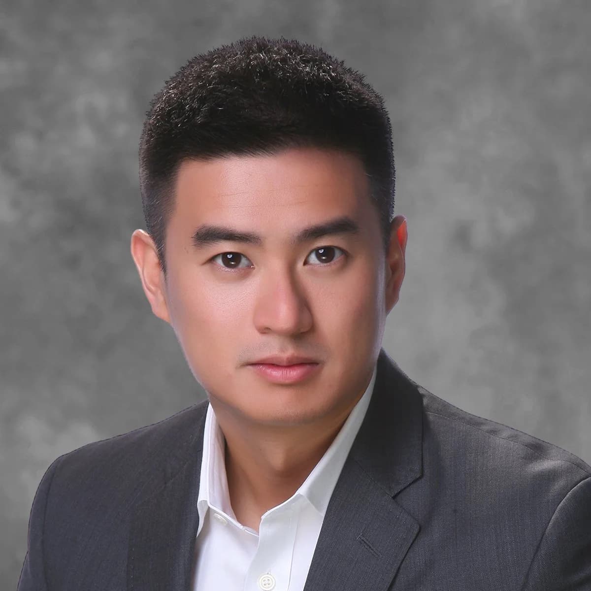 Portrait of Elvis Tran