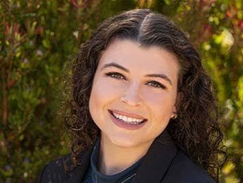 Portrait of Danielle Pompeo