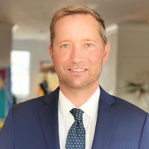 Portrait of Brent Pelton