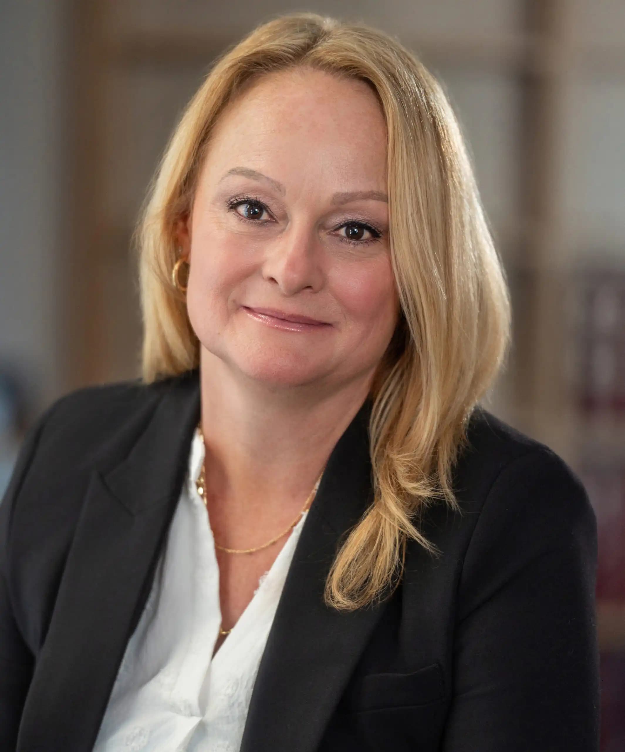 Portrait of Cynthia Grob