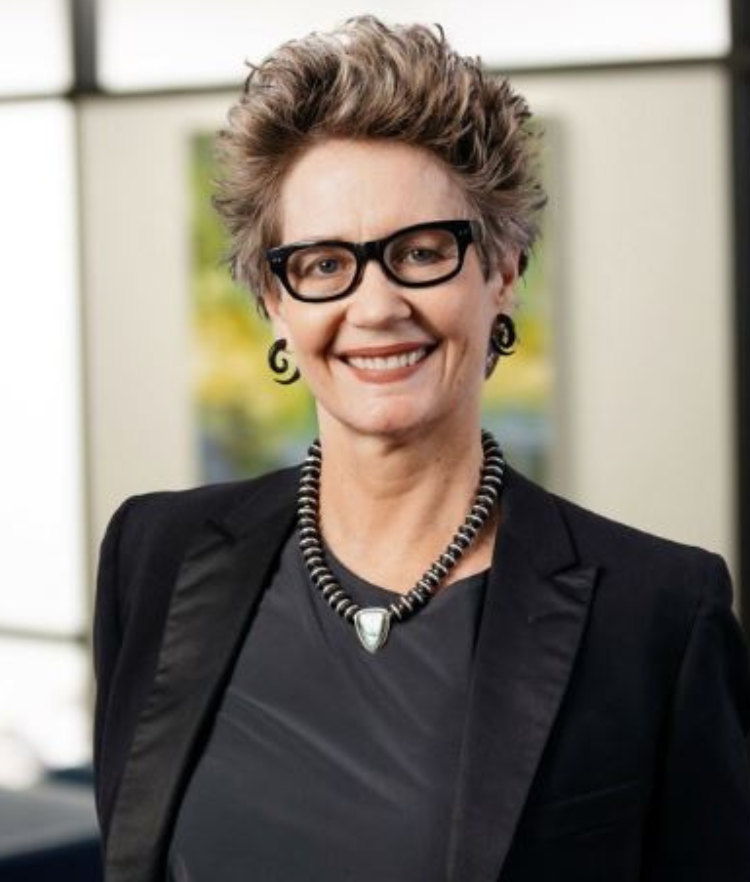 Portrait of Leslie Brueckner